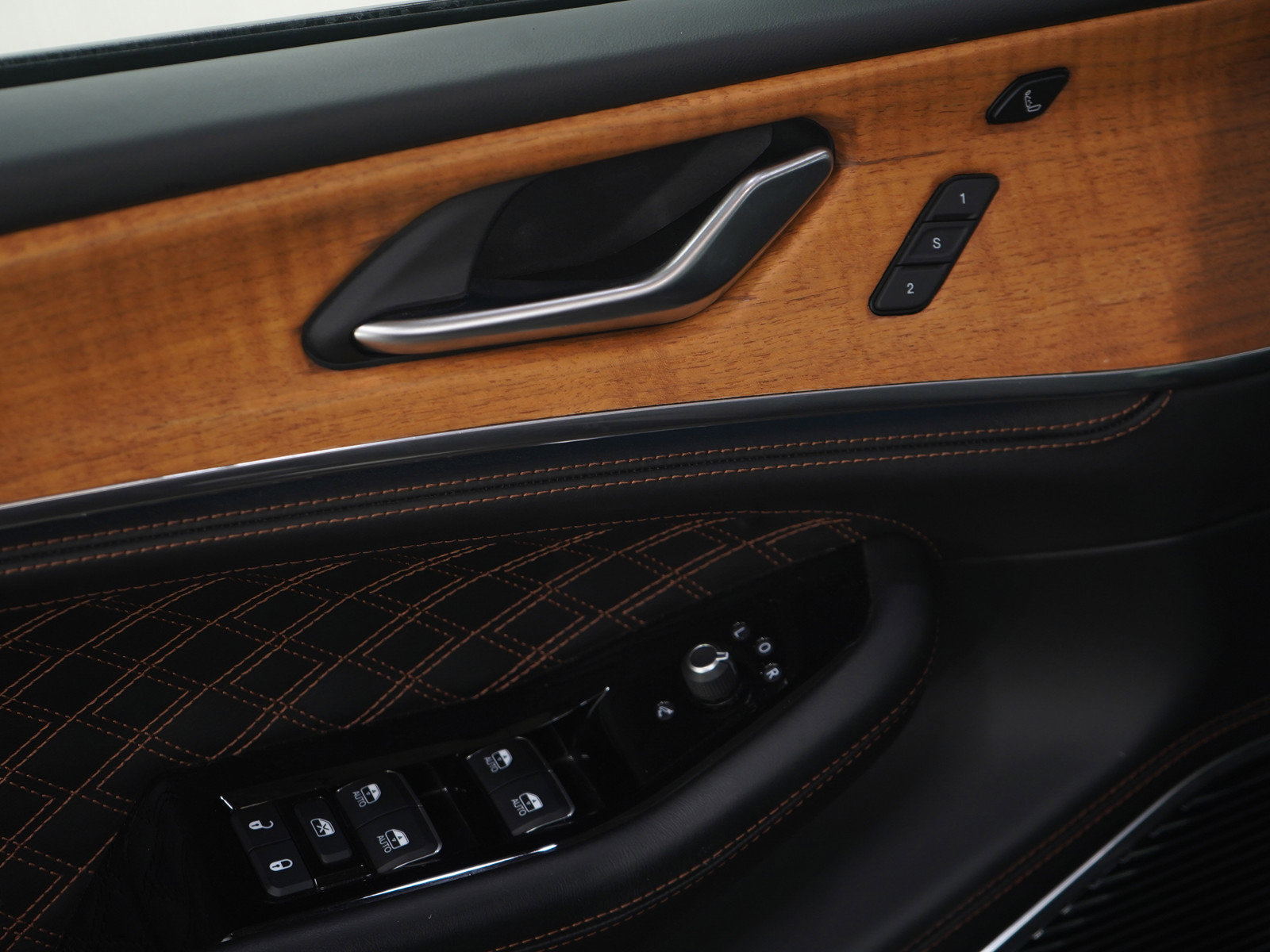 Used 2022 Jeep Grand Cherokee L Summit image 24