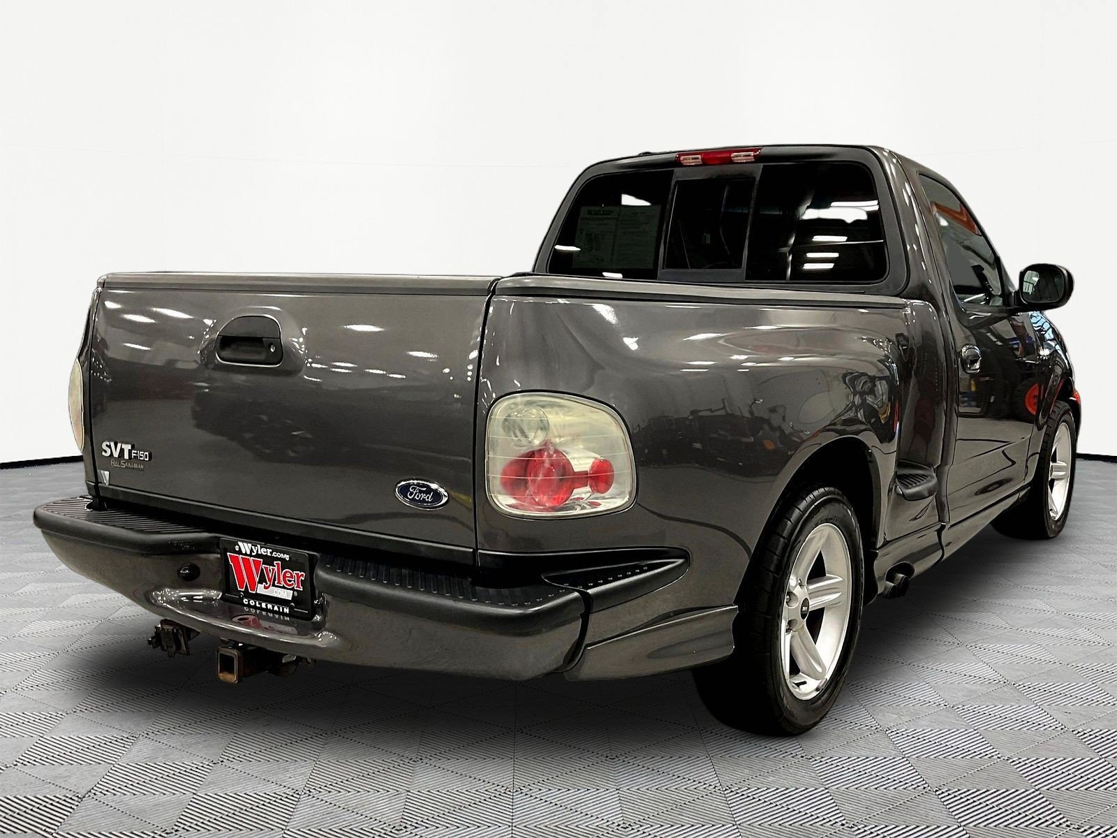 Used 2004 Ford F150 Lightning RWD image 6