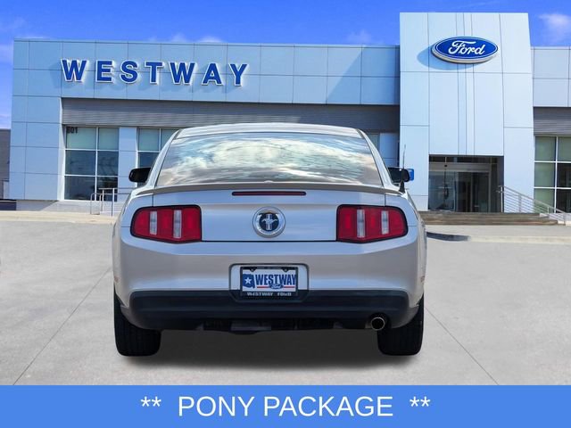 Used 2010 Ford Mustang Coupe RWD image 4