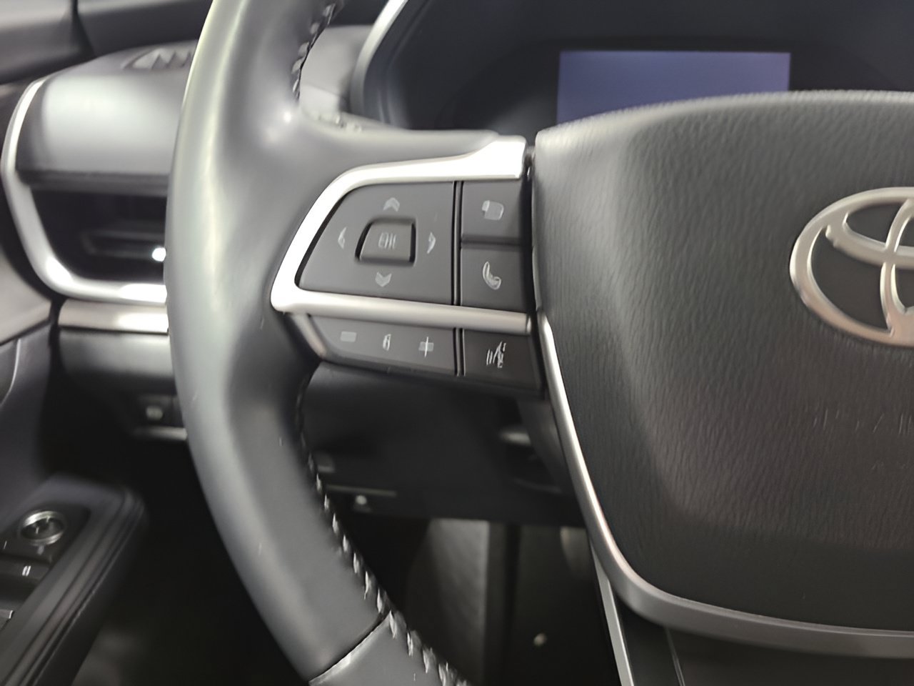 Used 2024 Toyota Grand Highlander AWD image 26