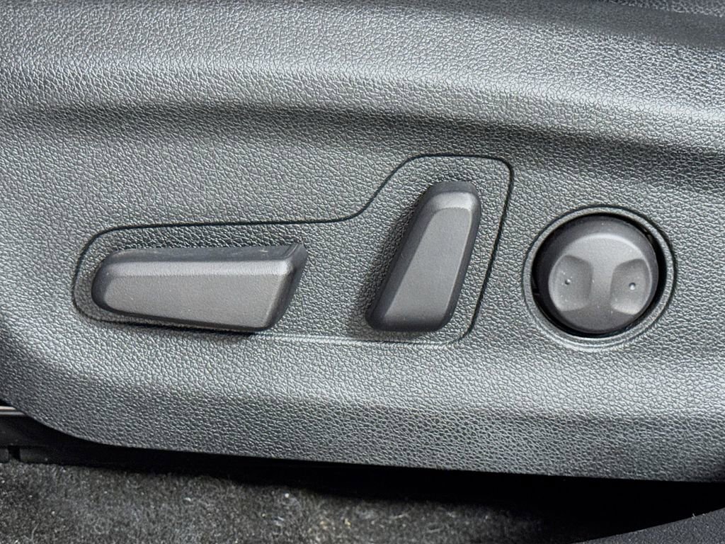 Used 2022 Kia Niro EX image 15