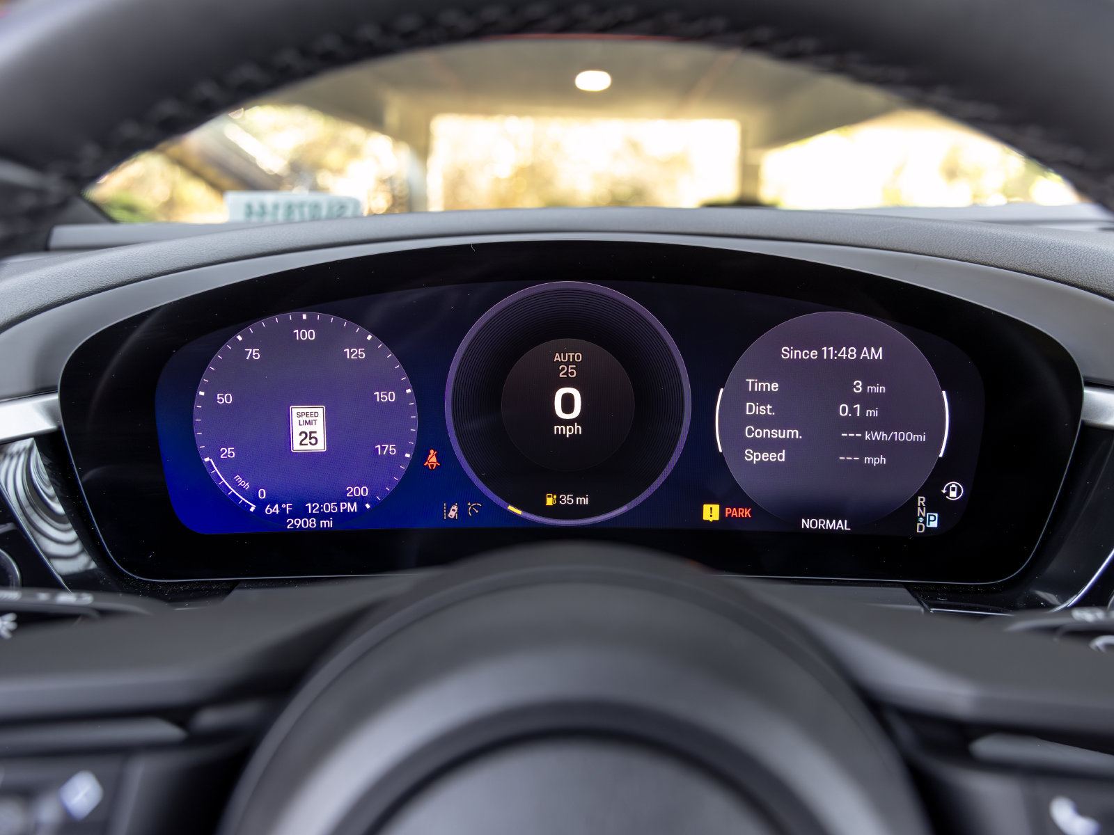 Certified 2025 Porsche Macan Electric RWD image 32
