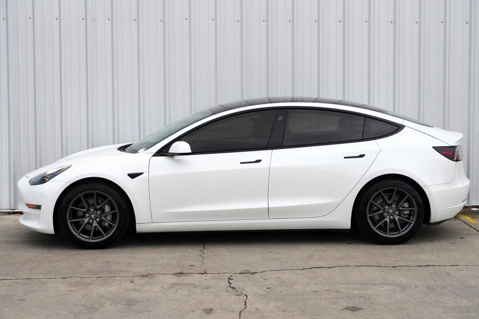 Used 2021 Tesla Model 3 Standard Range Plus image 49