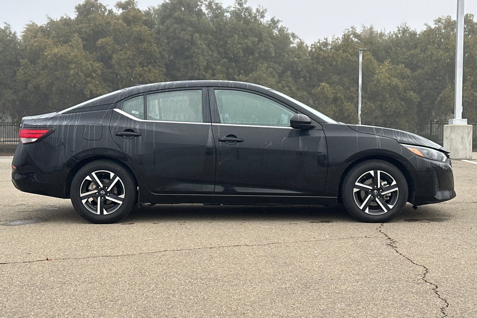 Used 2024 Nissan Sentra SV image 3