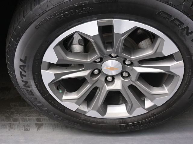 Used 2025 Chevrolet Suburban LT w/ Comfort Package AWD/4WD image 31