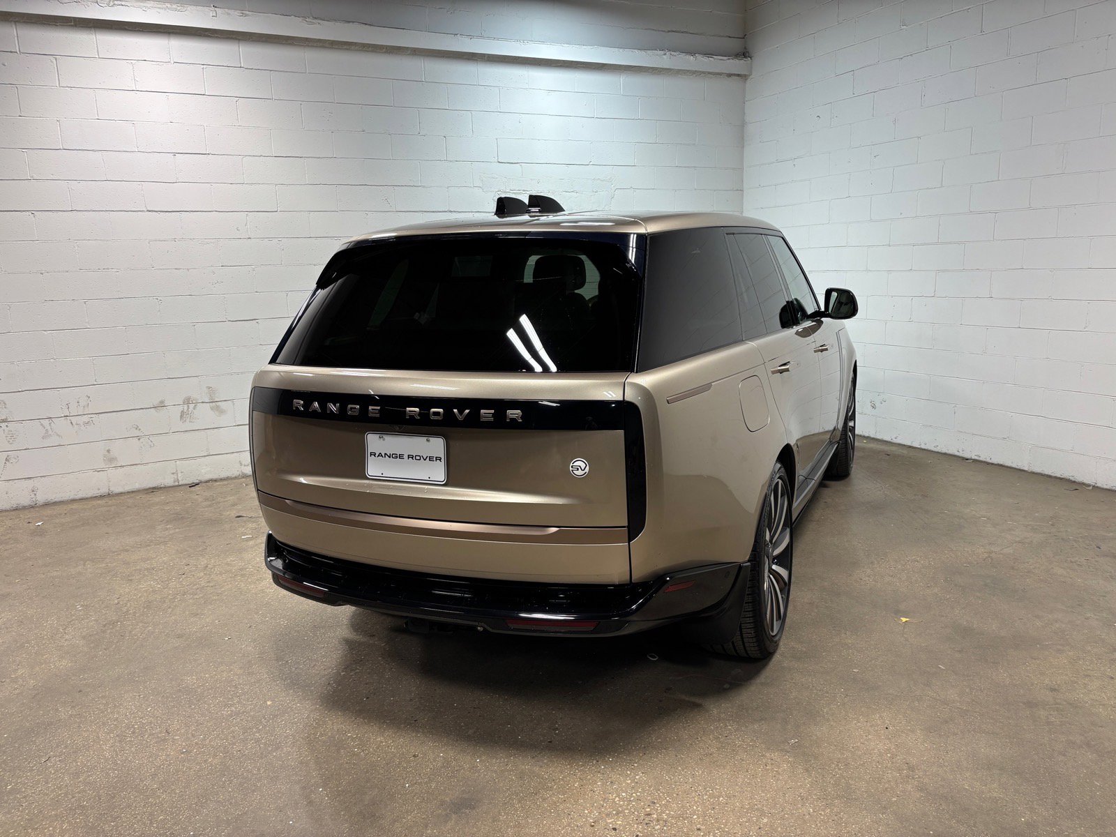 Used 2023 Land Rover Range Rover SV AWD/4WD image 7