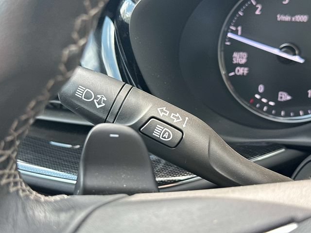 Used 2021 Buick Envision Essence FWD image 25