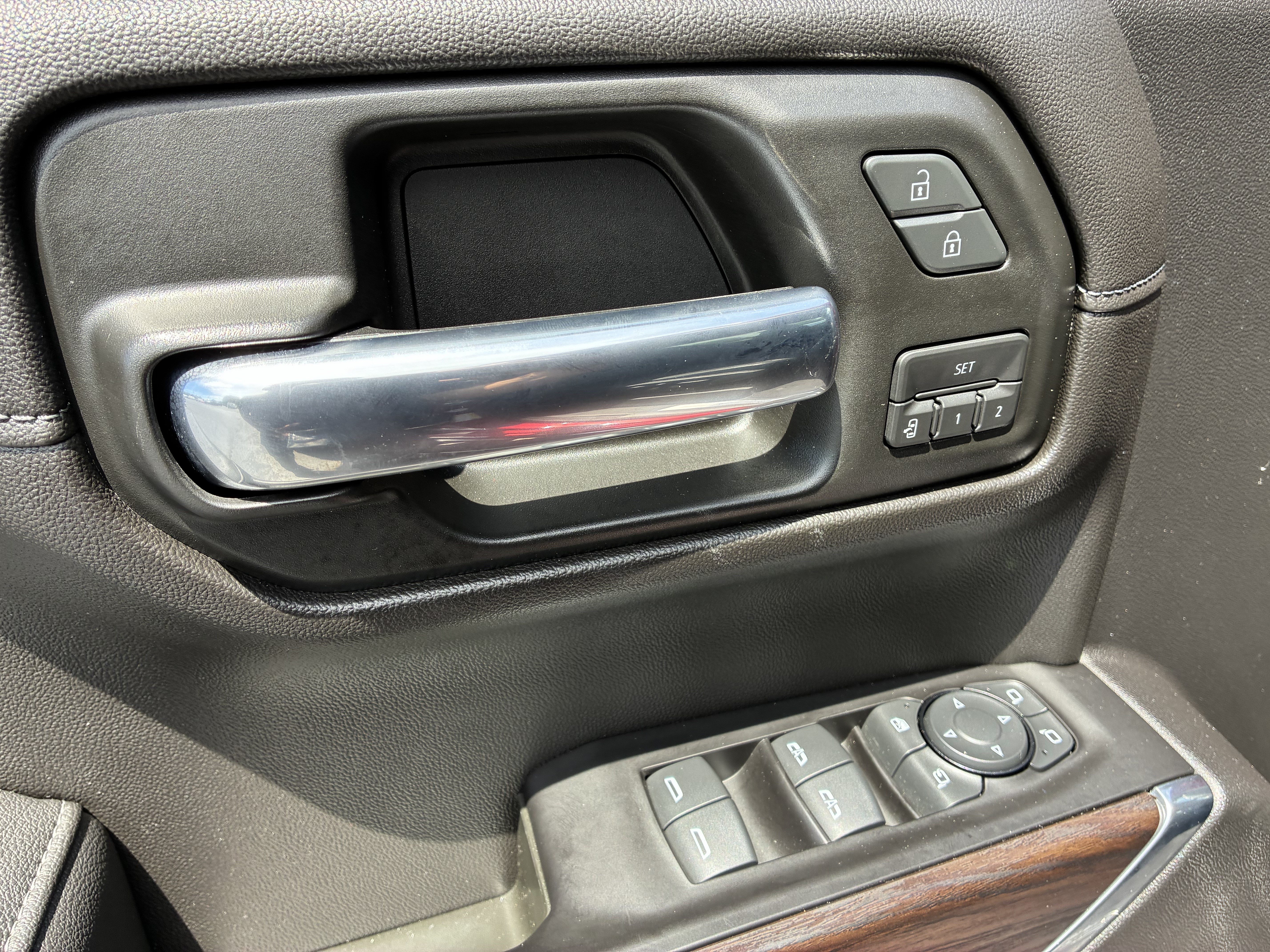 Used 2019 GMC Sierra 1500 SLT w/ SLT Premium Package AWD/4WD image 25