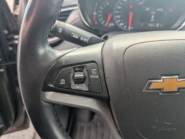 Used 2022 Chevrolet Trax LT w/ Driver Confidence Package AWD/4WD image 18