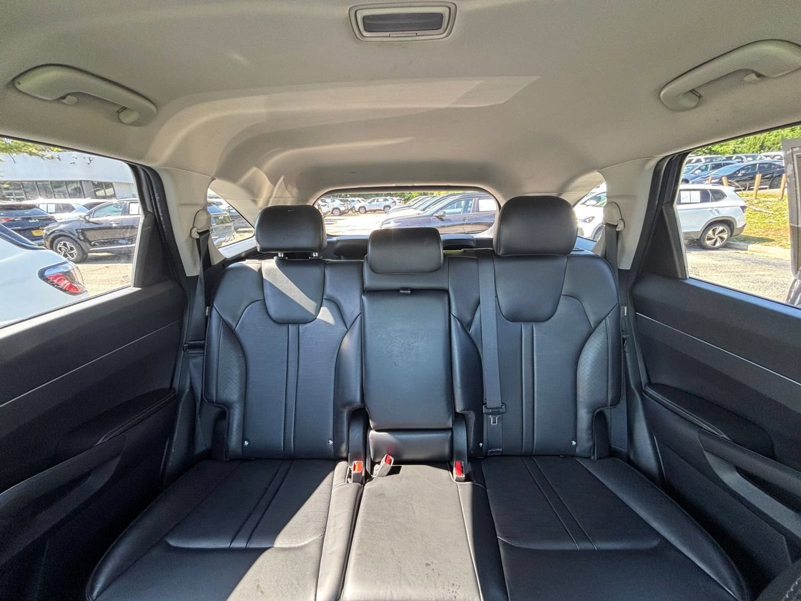 Used 2024 Kia Sorento S FWD image 41