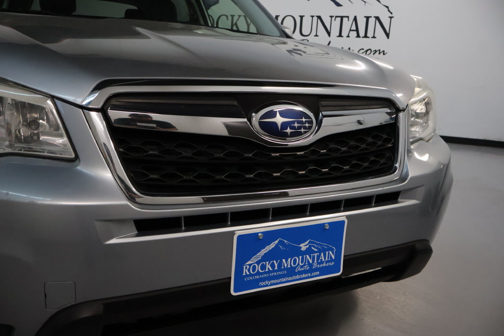 Used 2015 Subaru Forester 2.5i Touring AWD/4WD image 10