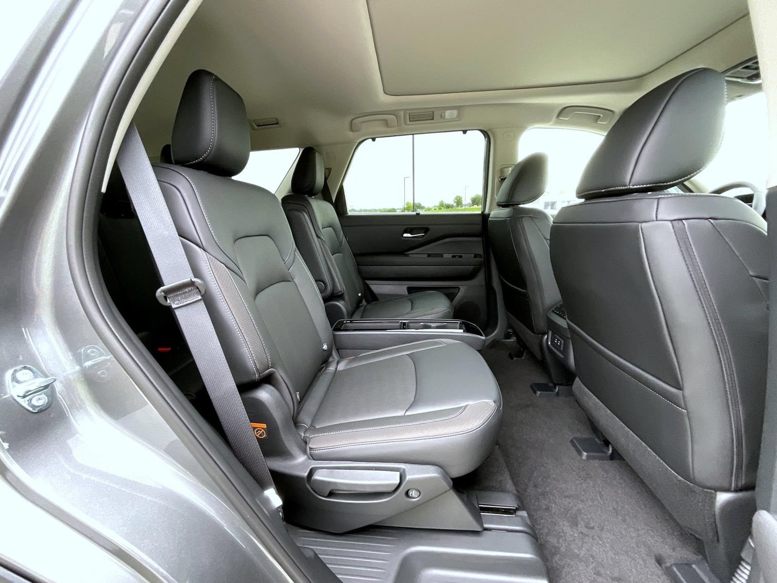 New 2026 Nissan Pathfinder SL w/ SL Premium Package AWD/4WD image 19