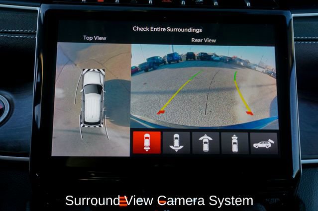 Used 2023 Jeep Grand Cherokee Limited w/ Luxury Tech Group II image 17