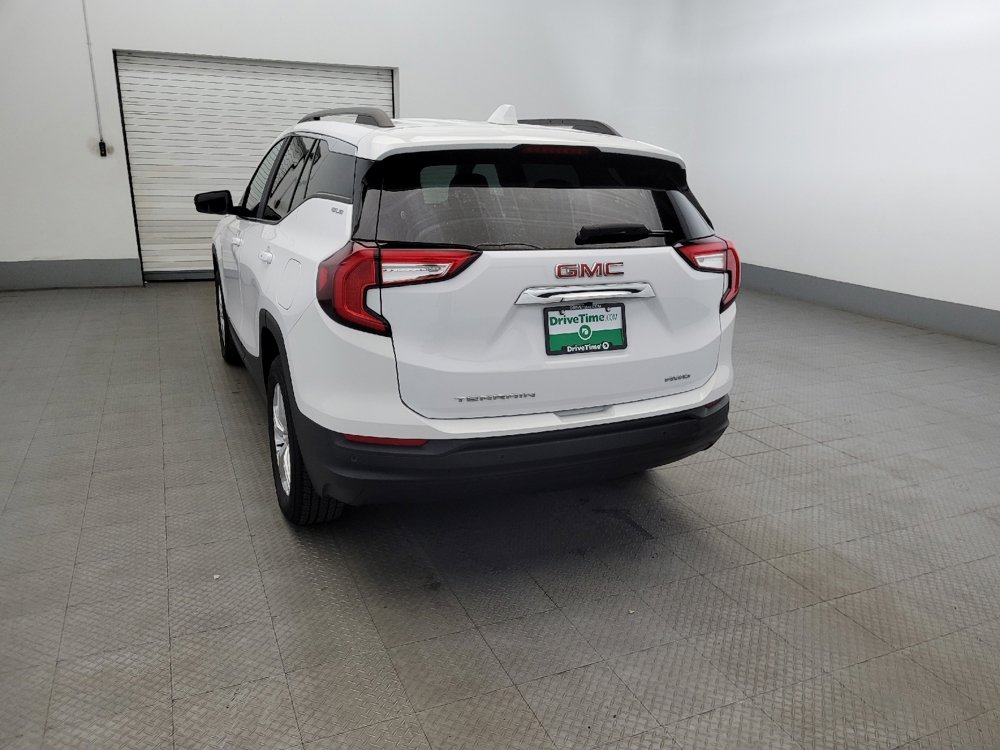 Used 2023 GMC Terrain SLE w/ Driver Convenience Package image 6