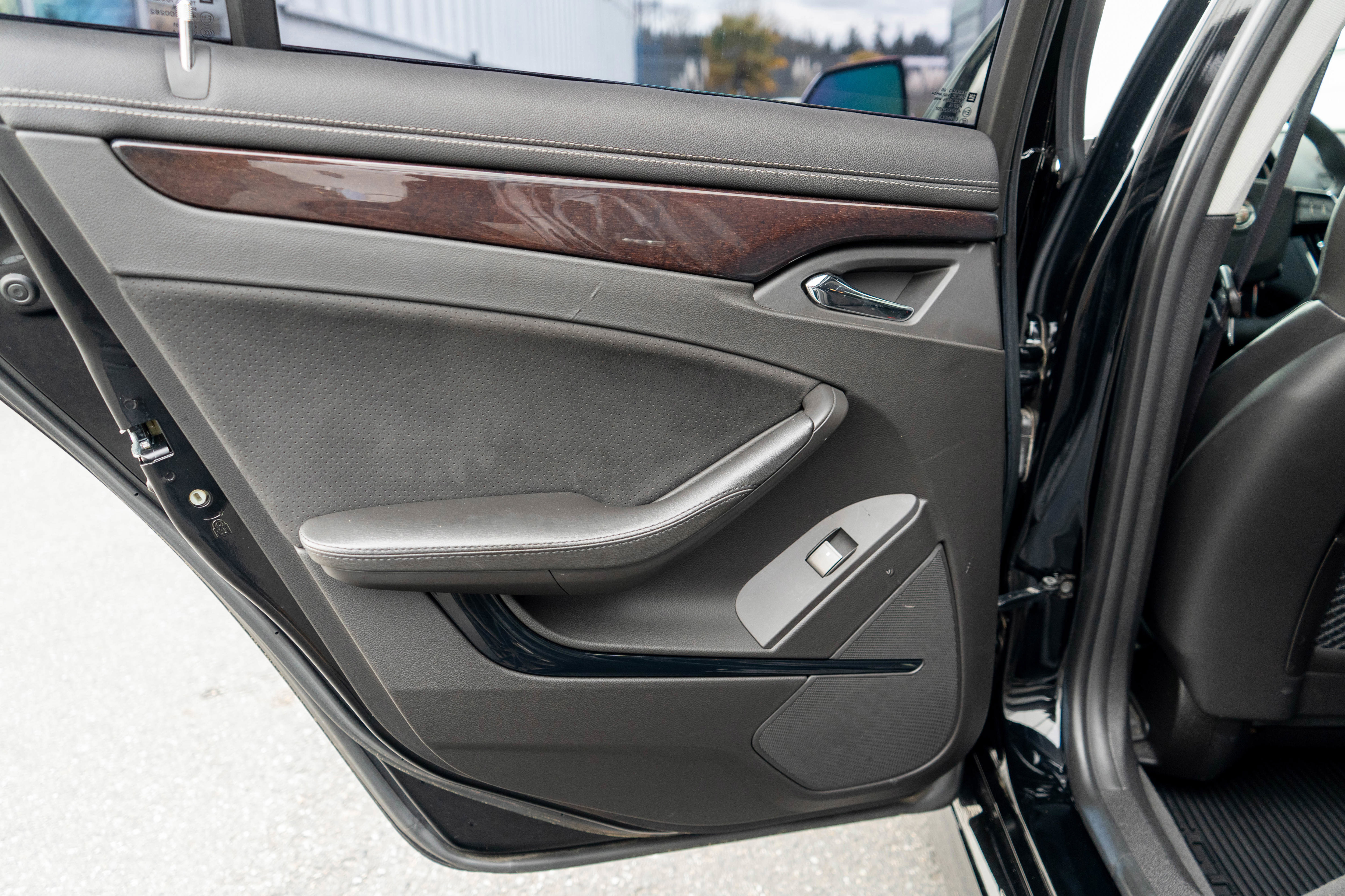 Used 2011 Cadillac CTS V w/ Wood Trim Package image 31