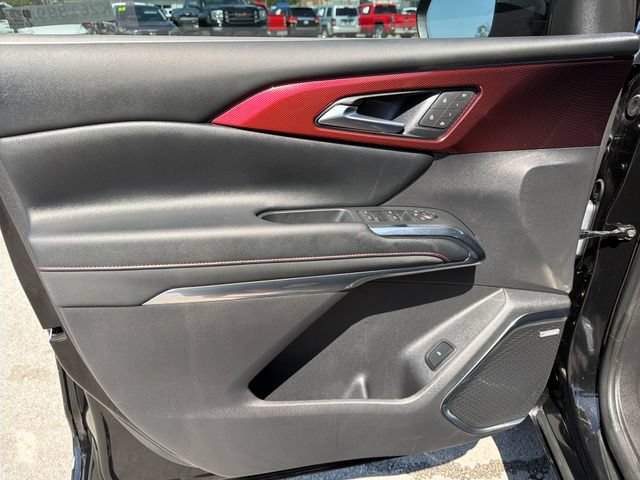 Used 2025 Chevrolet Traverse RS w/ LPO, Floor Liner Package FWD image 16