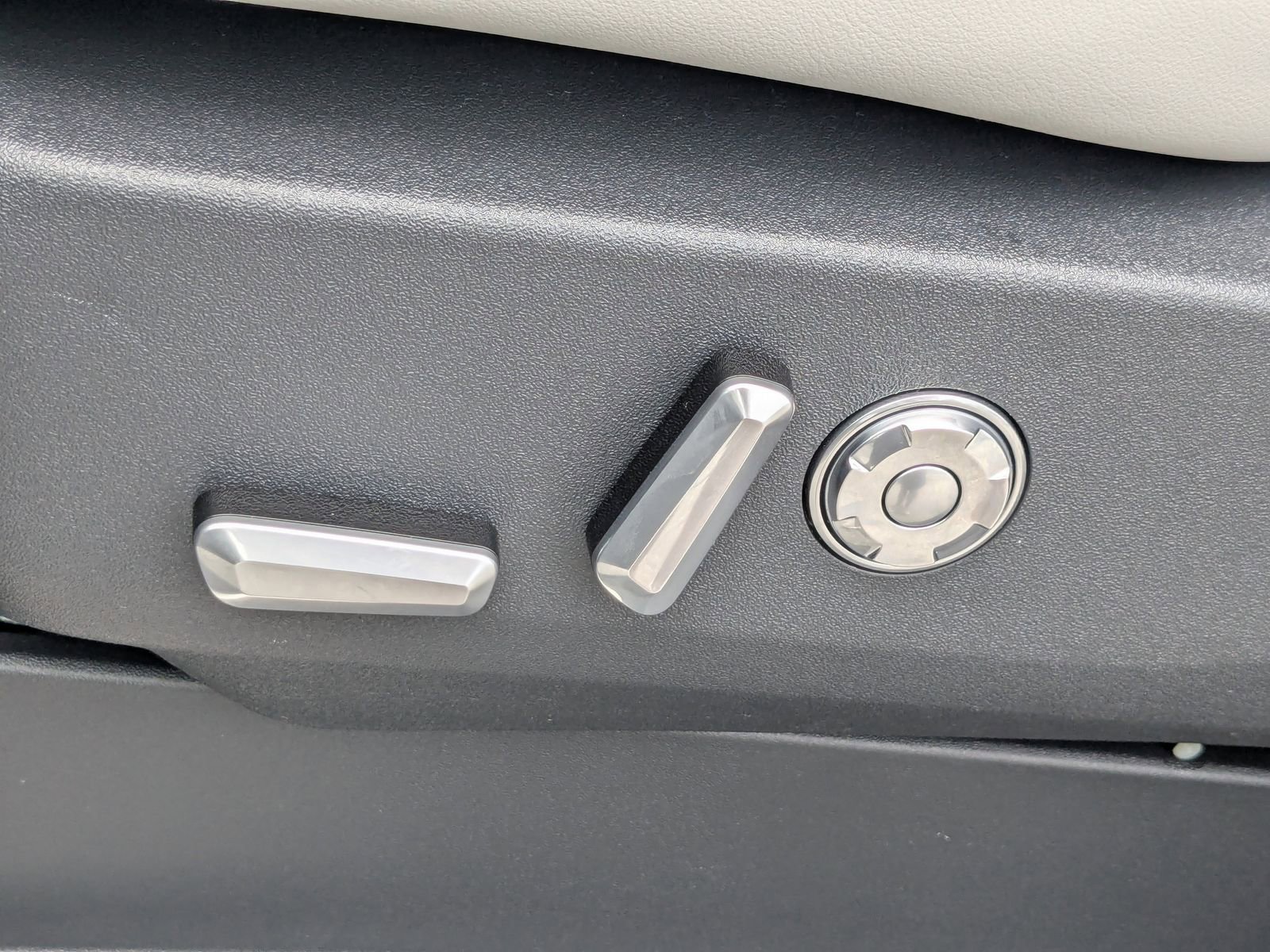 New 2025 Lincoln Navigator L Reserve image 22