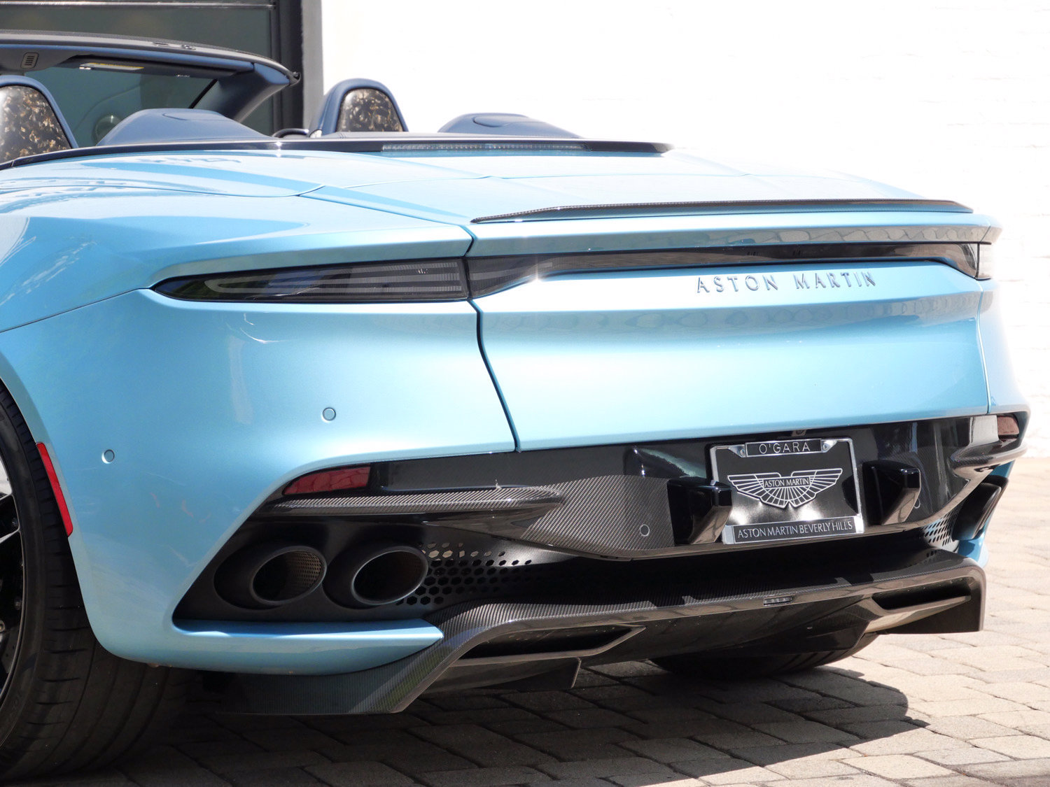 Used 2020 Aston Martin DBS Superleggera Volante RWD image 8