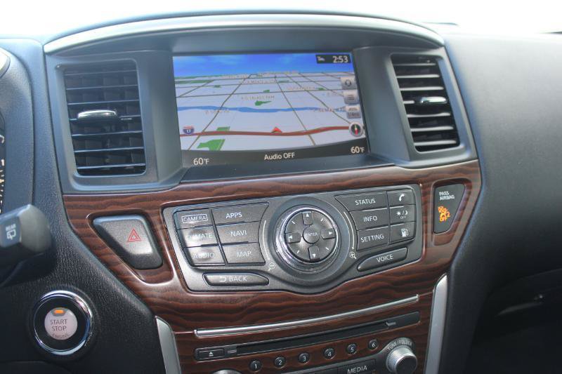 Used 2018 Nissan Pathfinder Platinum w/ Cargo Package FWD image 36