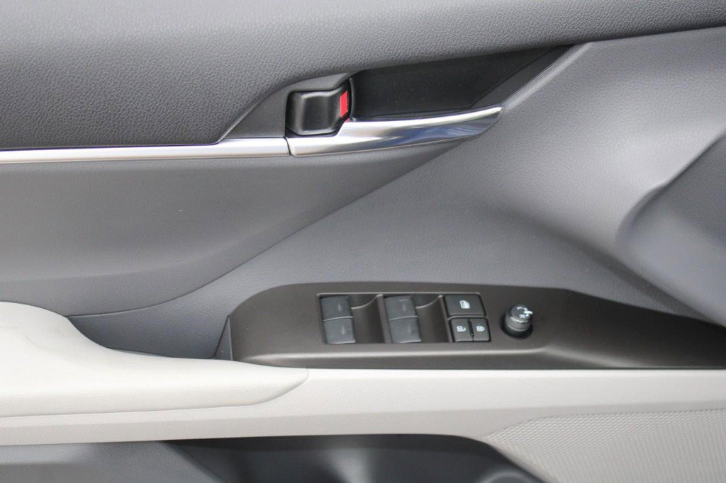New 2024 Toyota Camry SE image 12