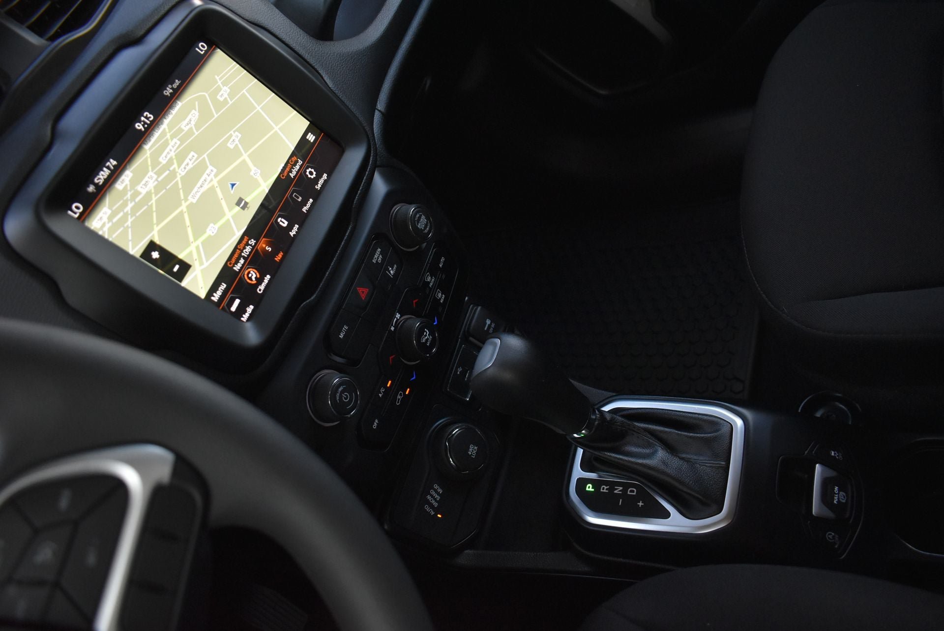 Used 2023 Jeep Renegade Latitude AWD/4WD image 23