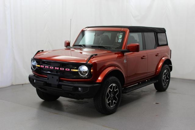 Used 2023 Ford Bronco Outer Banks AWD/4WD image 11