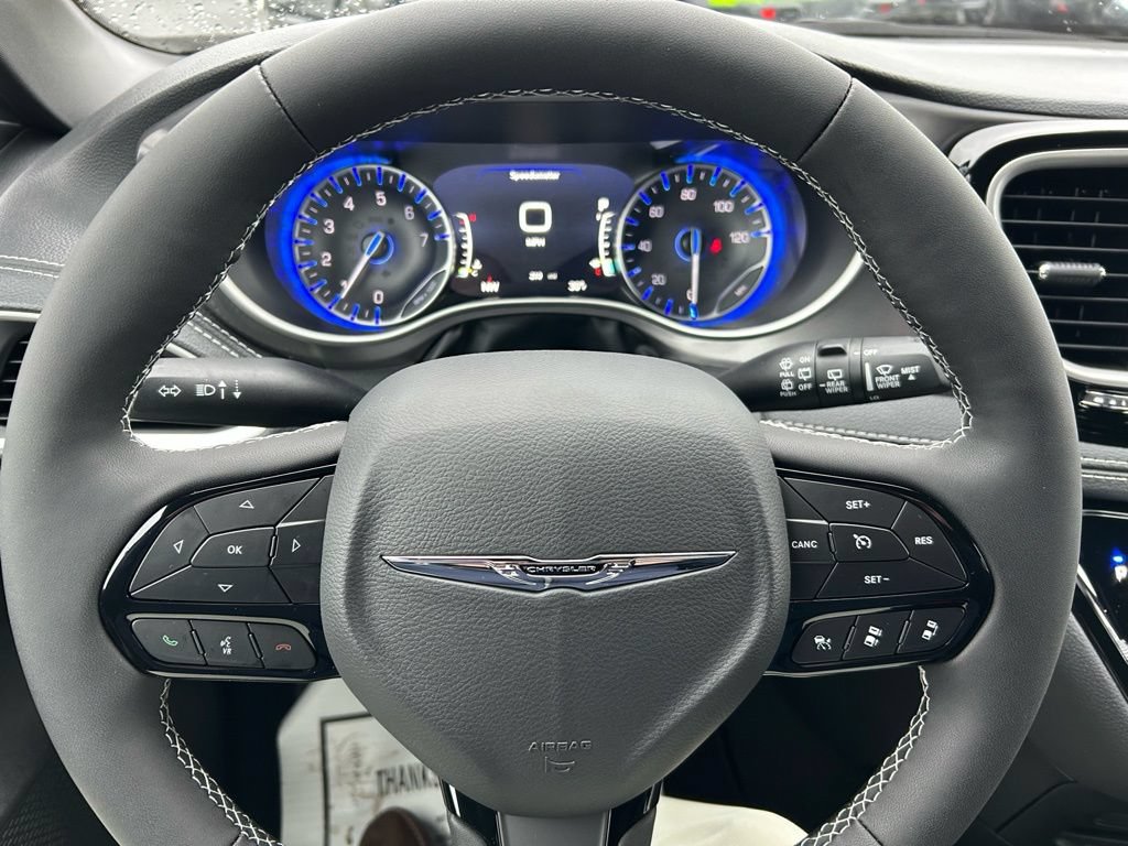 New 2026 Chrysler Pacifica Select w/ S Appearance Package FWD image 16