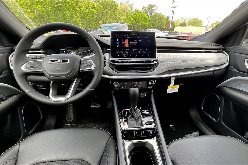 New 2024 Jeep Compass Latitude AWD/4WD image 5