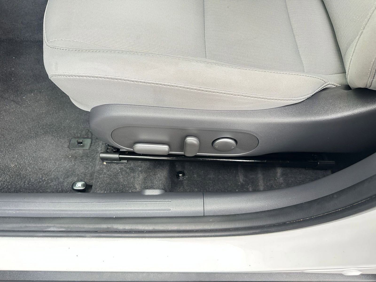 Used 2025 Hyundai Kona SEL image 23