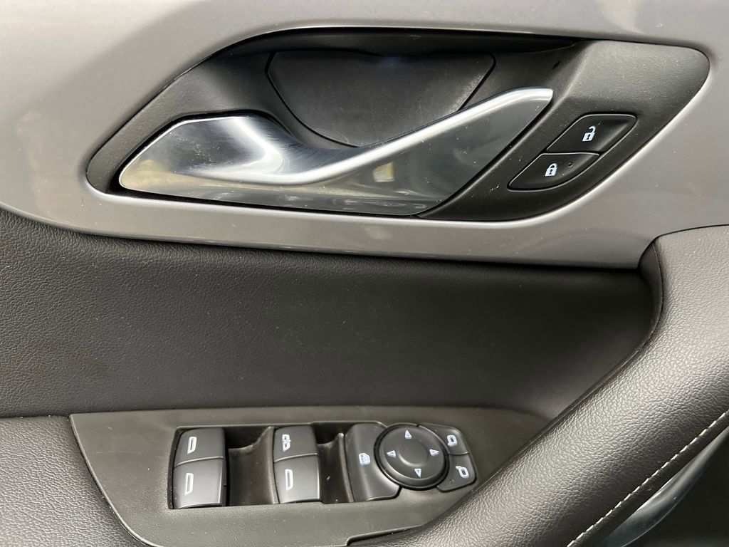 Used 2025 Chevrolet Blazer LT image 12