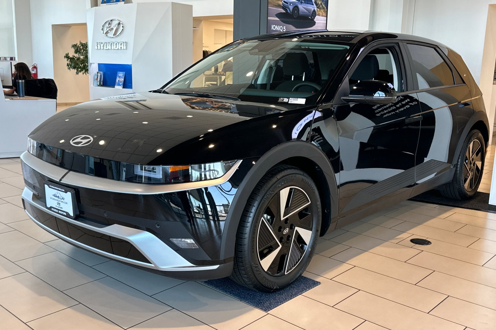 New 2026 Hyundai Ioniq 5 SE AWD/4WD image 8
