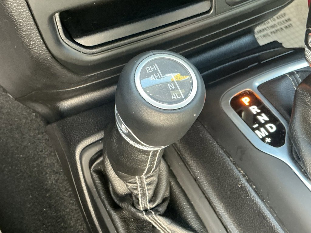 Used 2018 Jeep Wrangler Unlimited Sahara image 39