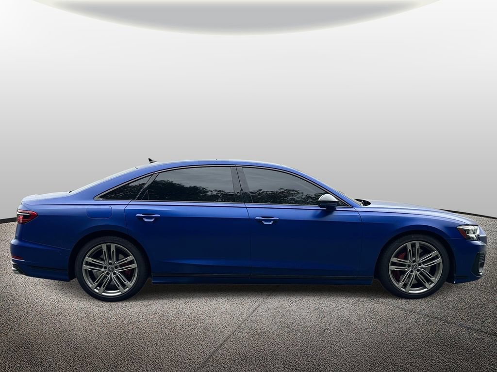 Used 2022 Audi S8 w/ S8 Comfort Plus Package AWD/4WD image 4