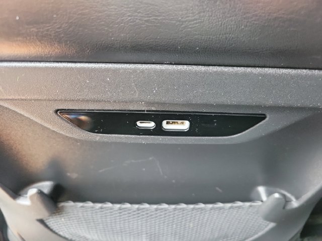 Used 2025 Chrysler Pacifica Limited FWD image 20