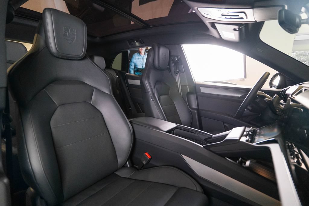 New 2026 Porsche Cayenne Electric AWD/4WD image 19