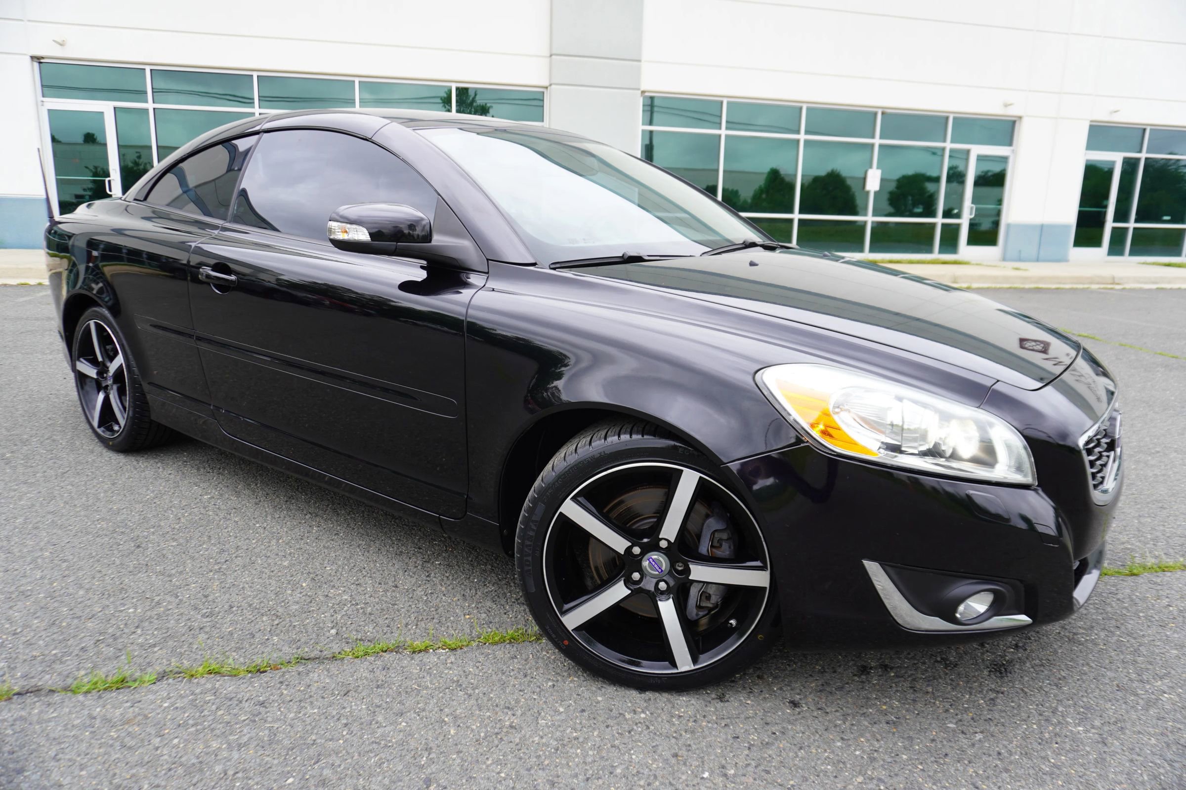 Used 2012 Volvo C70 T5 FWD image 1