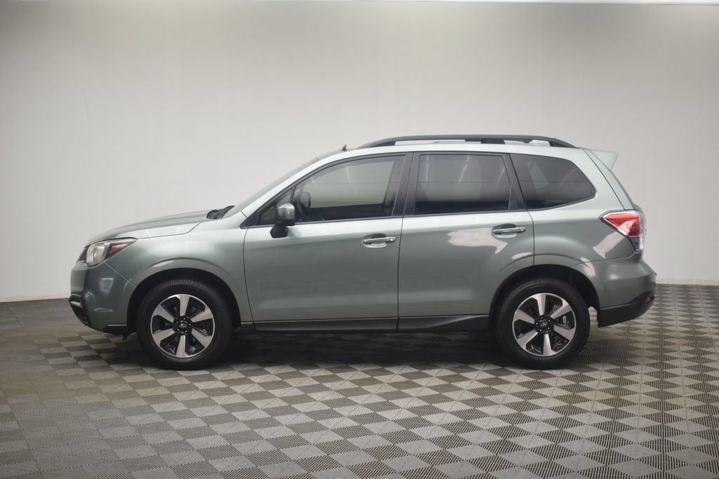Used 2017 Subaru Forester 2.5i Premium AWD/4WD image 12