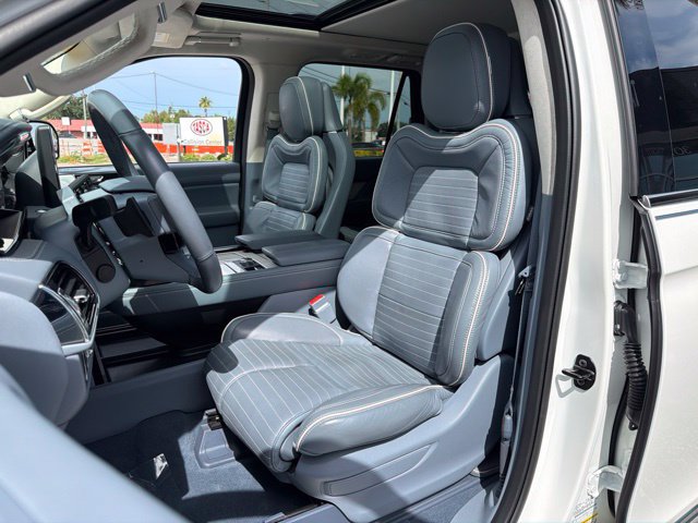 Used 2024 Lincoln Navigator Black Label AWD/4WD image 13