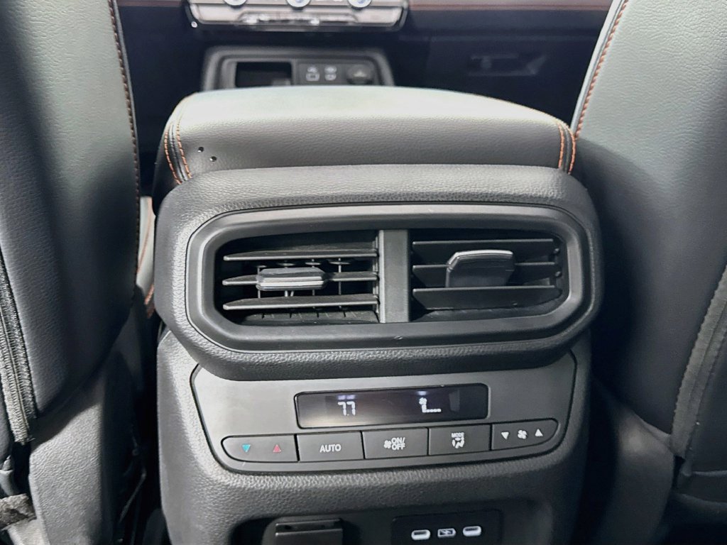 Used 2024 Honda Pilot TrailSport image 33