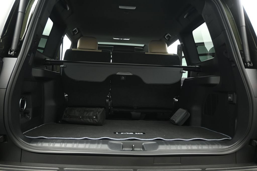 Used 2025 Lexus GX 550 w/ Accessory Package (CT) AWD/4WD image 22