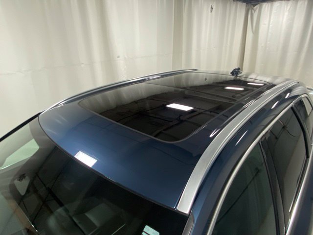 Certified 2023 Volvo XC60 B5 Plus AWD/4WD image 7