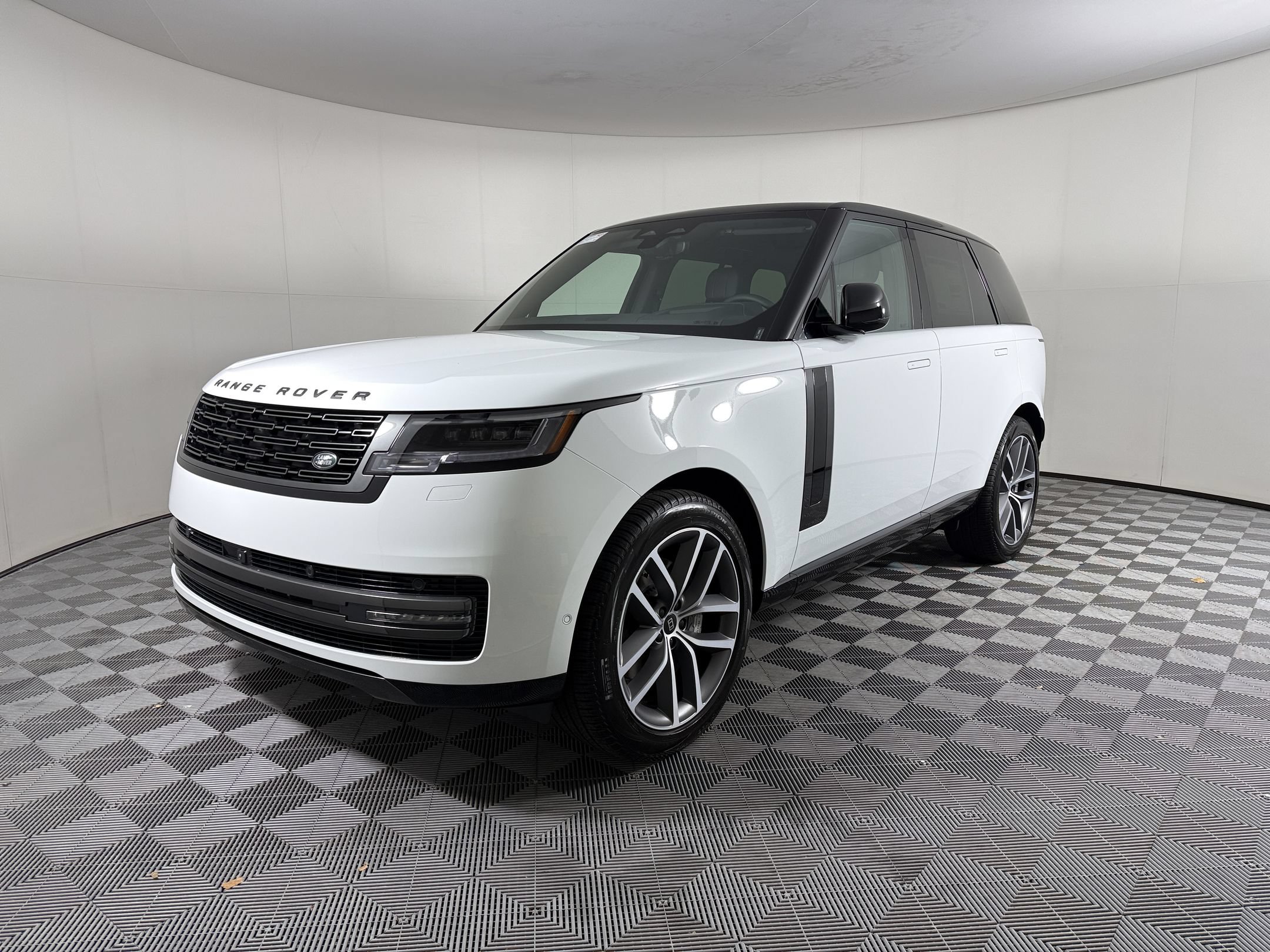 New 2027 Land Rover Range Rover SE