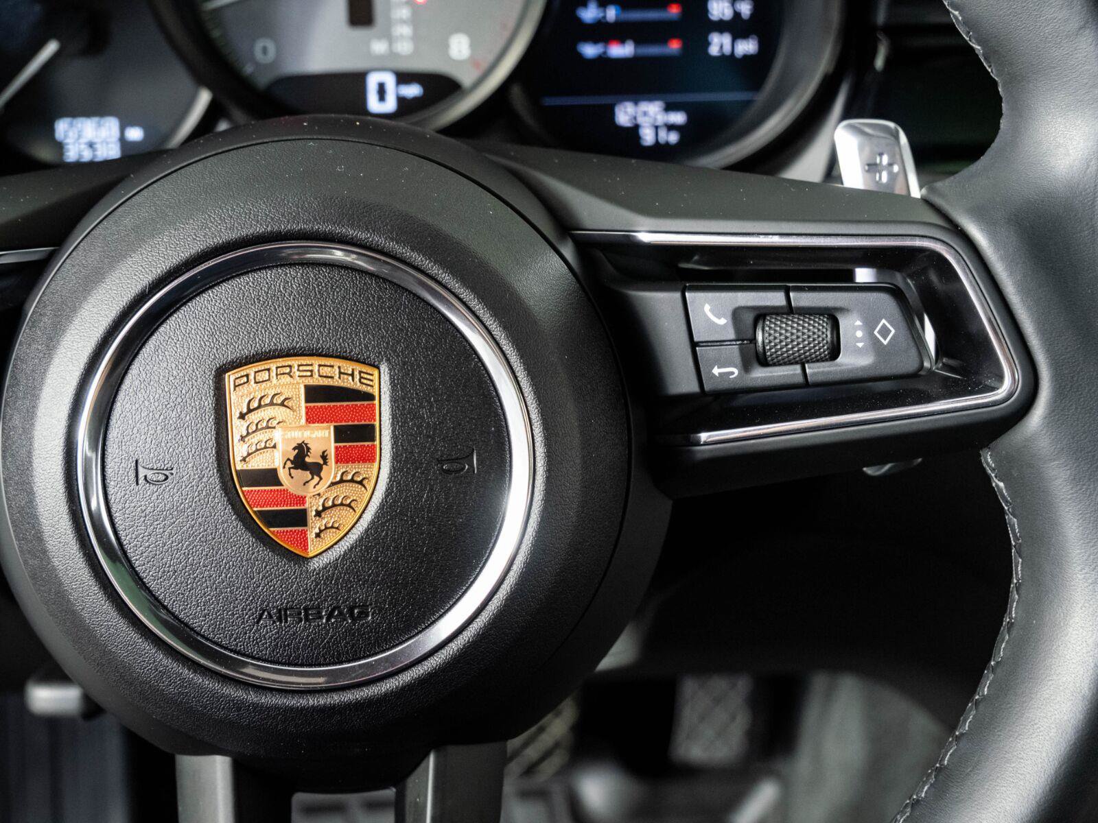 Used 2024 Porsche Macan S AWD/4WD image 11