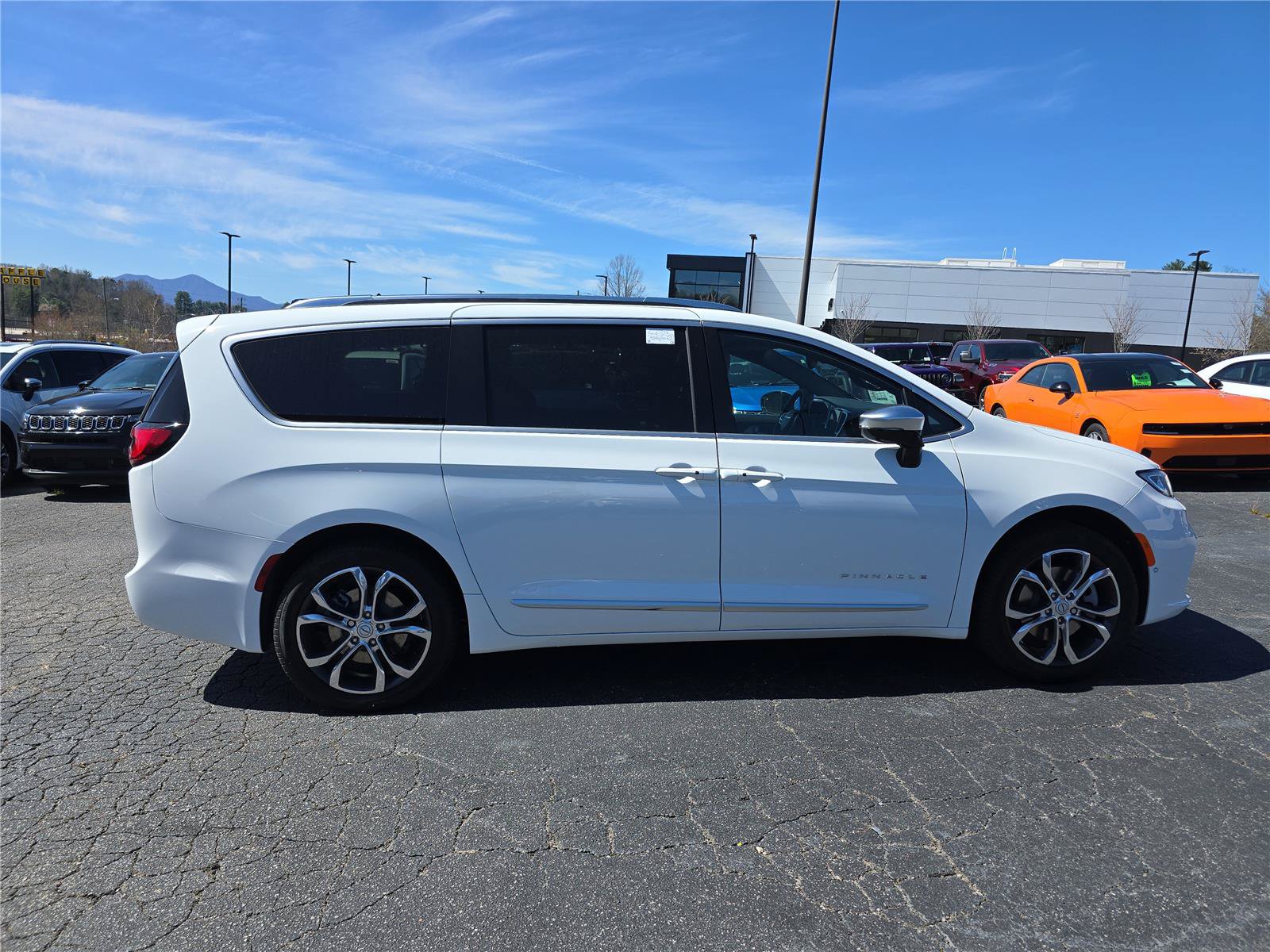 New 2026 Chrysler Pacifica Pinnacle w/ Trailer Tow Group AWD/4WD image 2