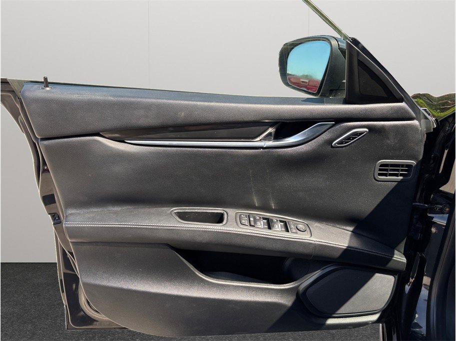 Used 2017 Maserati Ghibli image 14