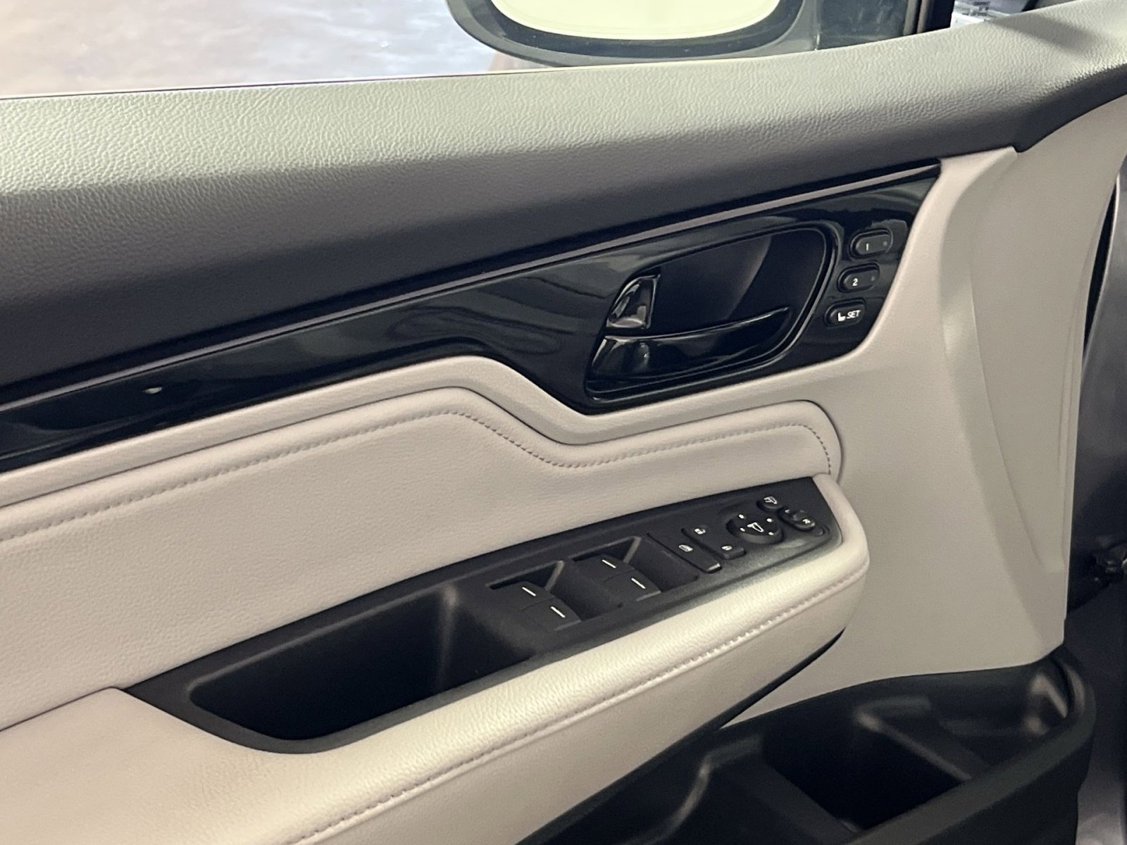 Used 2021 Honda Odyssey Elite image 15