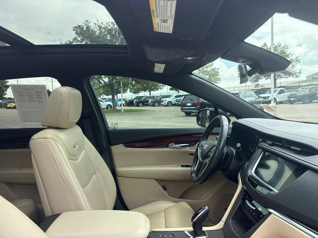 Used 2019 Cadillac XT5 Premium Luxury w/ Driver Assist Package AWD/4WD image 28