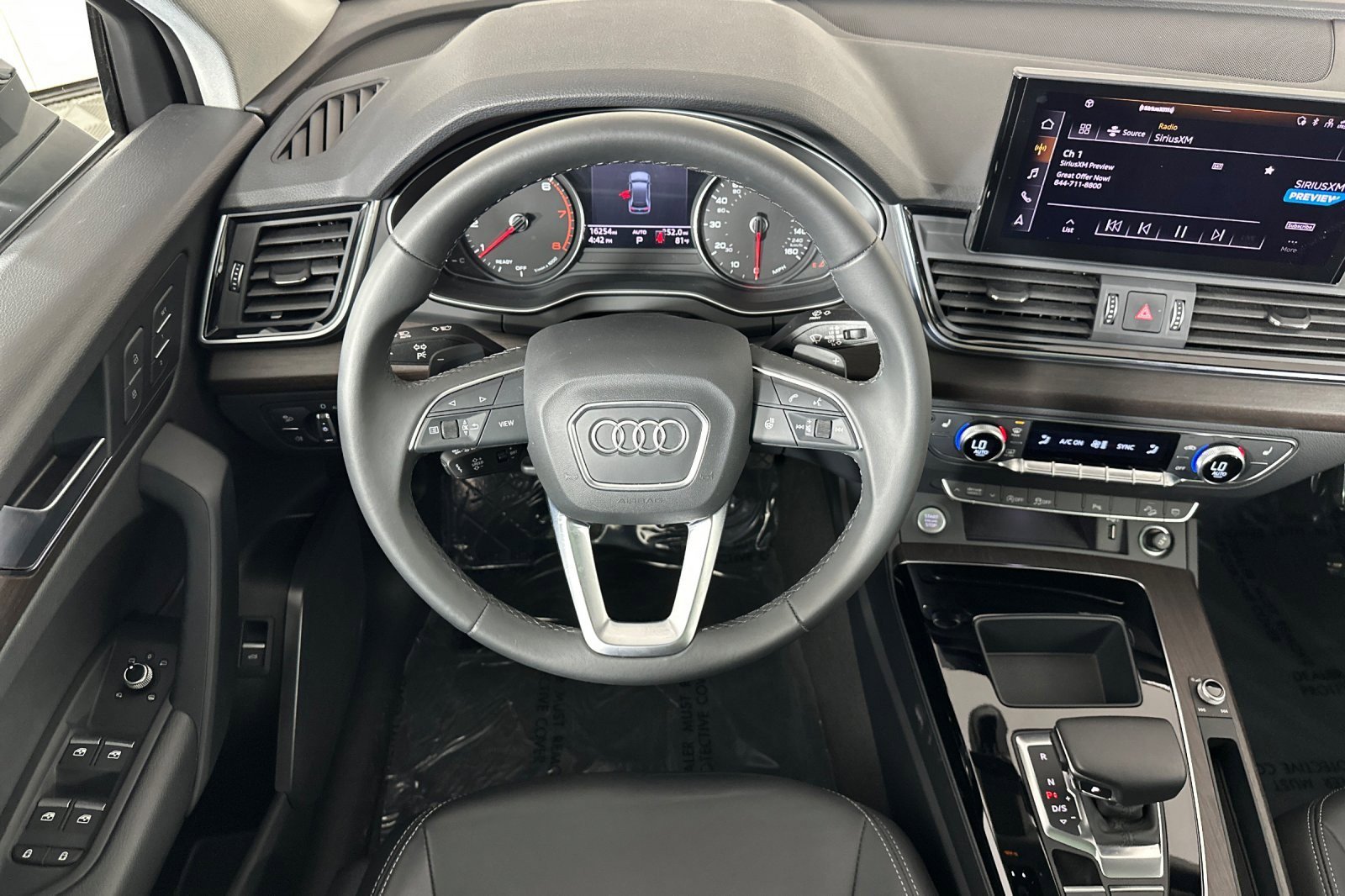 Used 2023 Audi Q5 2.0T Premium w/ Convenience Package image 13