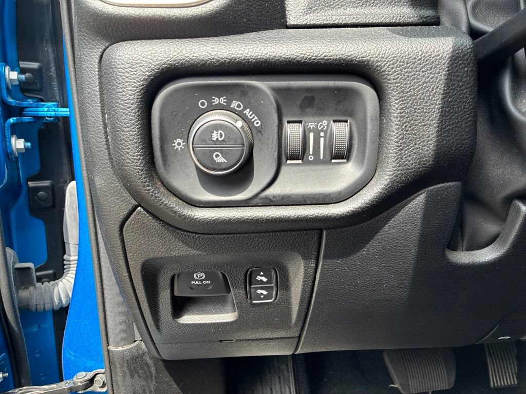 Used 2025 RAM 1500 Big Horn AWD/4WD image 13