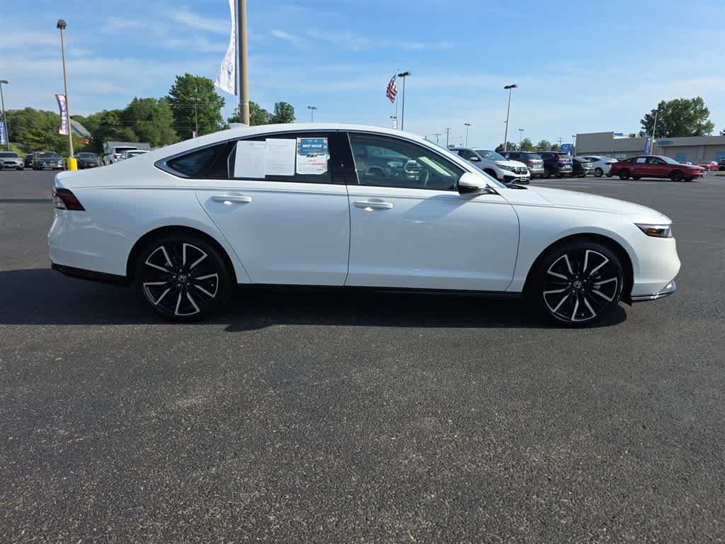 Used 2025 Honda Accord Touring image 2